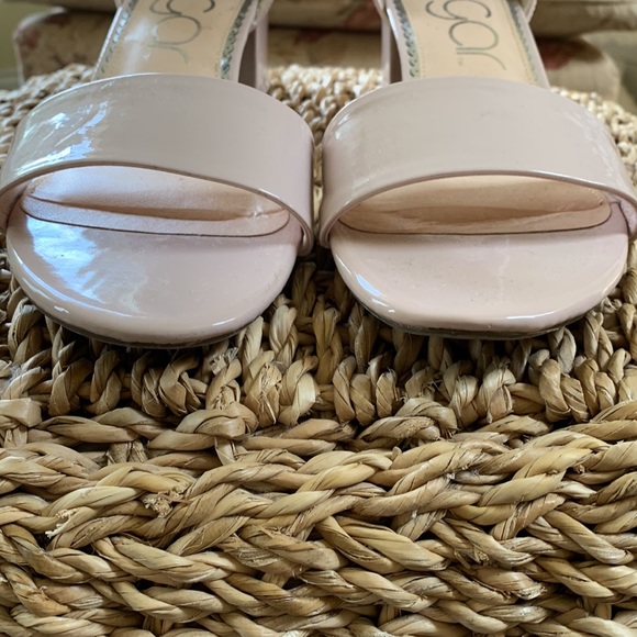 EUC.  Blush patent leather shoes.  Size 10 - Picture 5 of 6